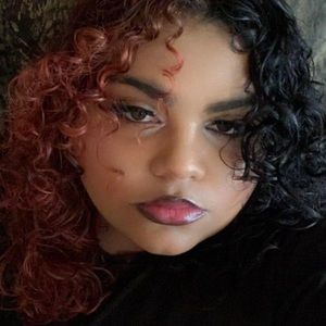 Meet your Posher, Alexus